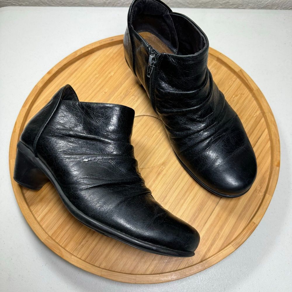 Naot Advanced Ankle Boot Bootie 6.5 Black Leather Gloss Folded Whimsigoth Witchy